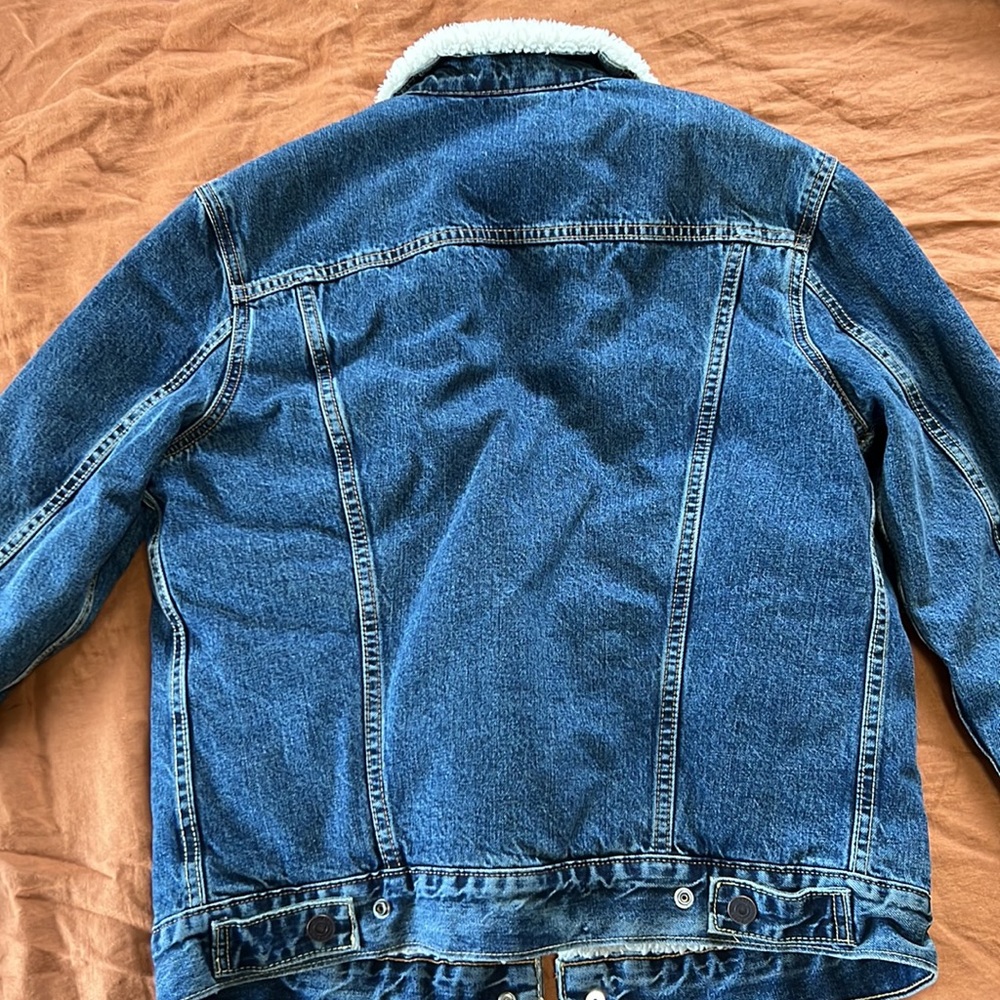 Levi’s 90s Sherpa Trucker Jacket - Picture 5 of 5